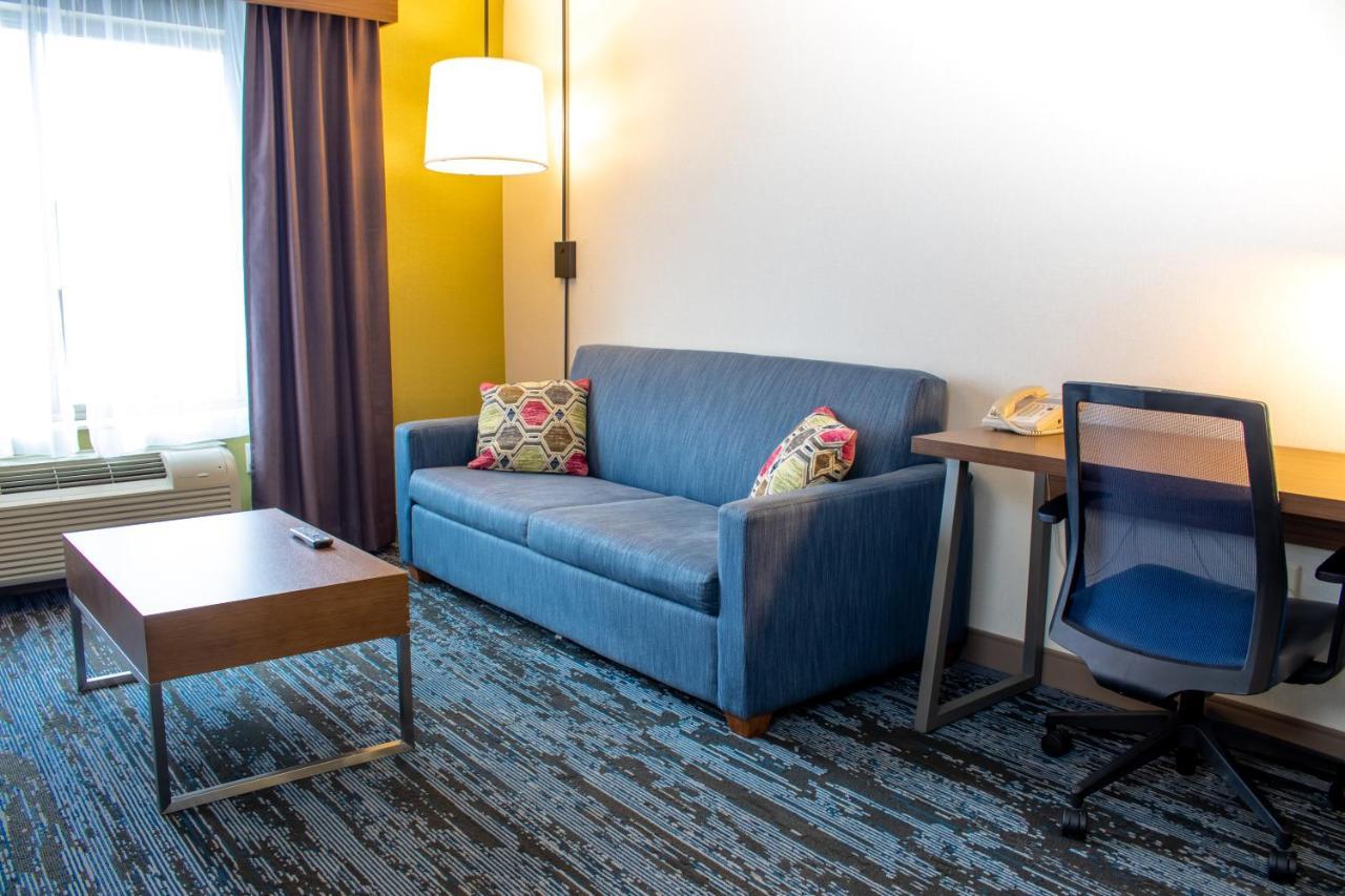 Holiday Inn Express & Suites Wausau By Ihg Weston Экстерьер фото